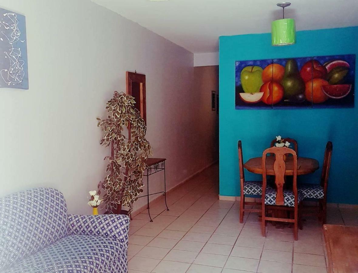 Hotel Y Suites Los Alcatraces León Dış mekan fotoğraf